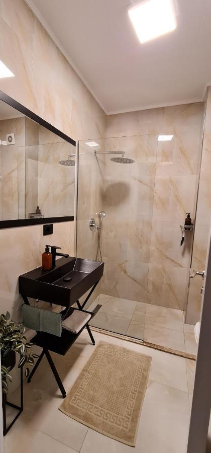 Mare Apartment, Close To The